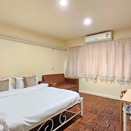 W District Guesthouse بانكوك المظهر الخارجي الصورة