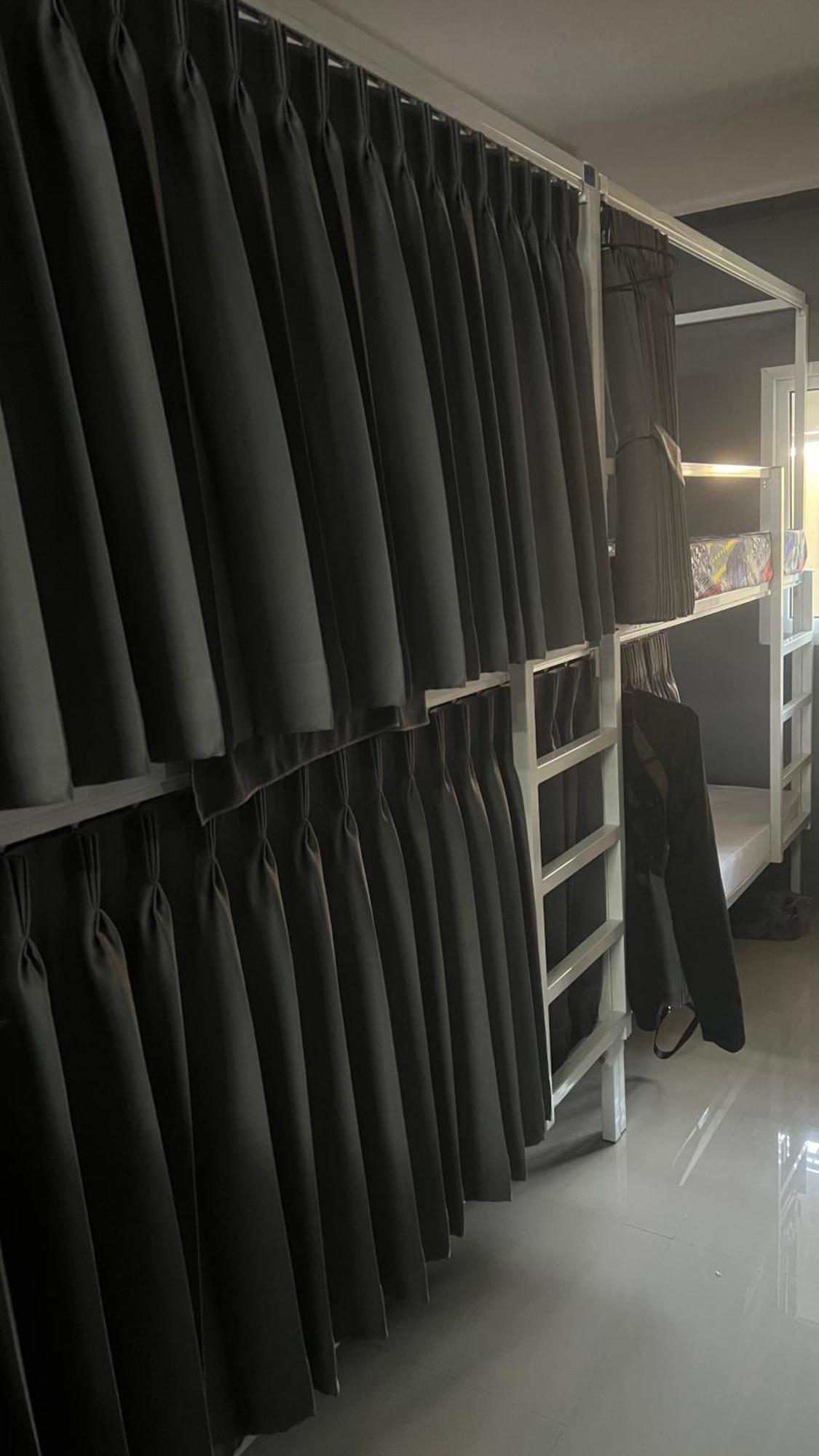 W District Guesthouse بانكوك المظهر الخارجي الصورة
