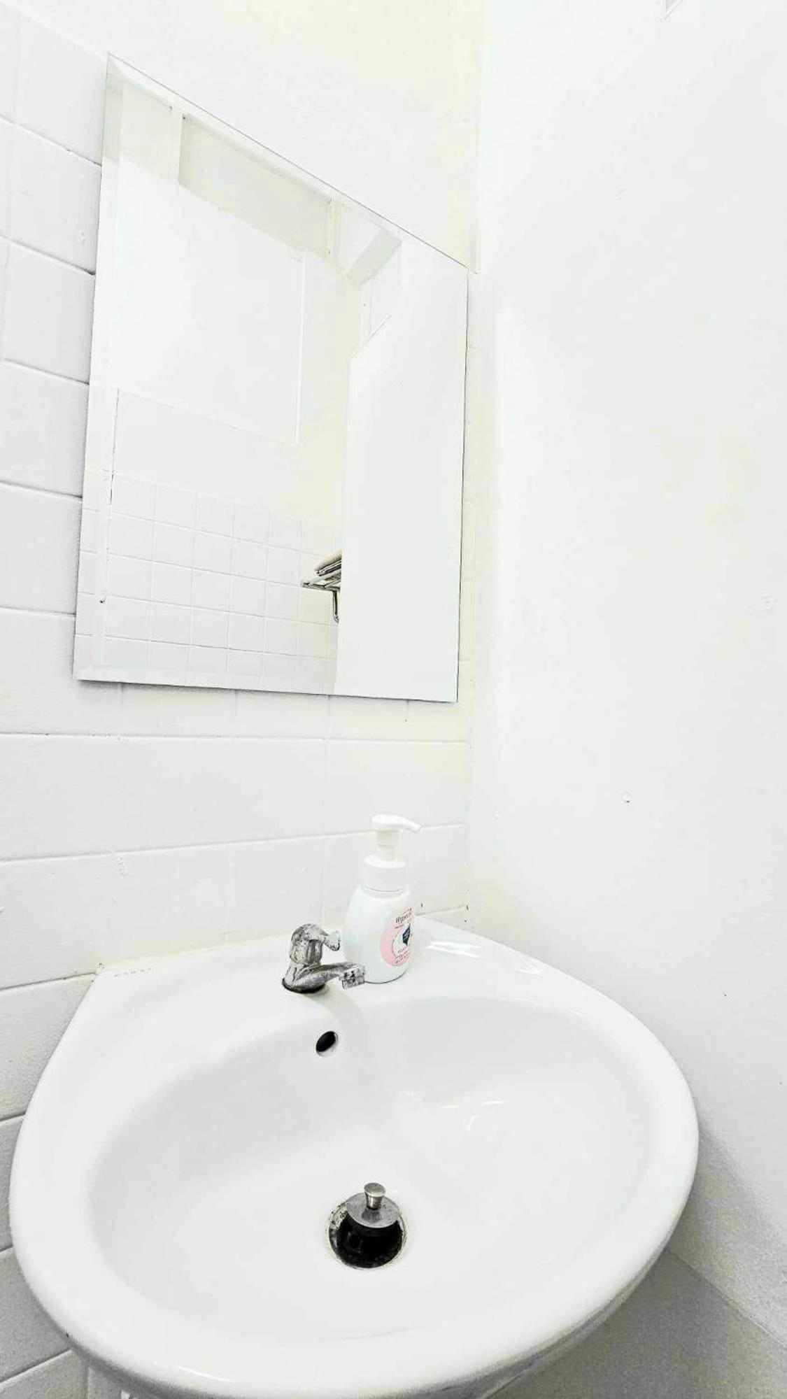 W District Guesthouse بانكوك المظهر الخارجي الصورة