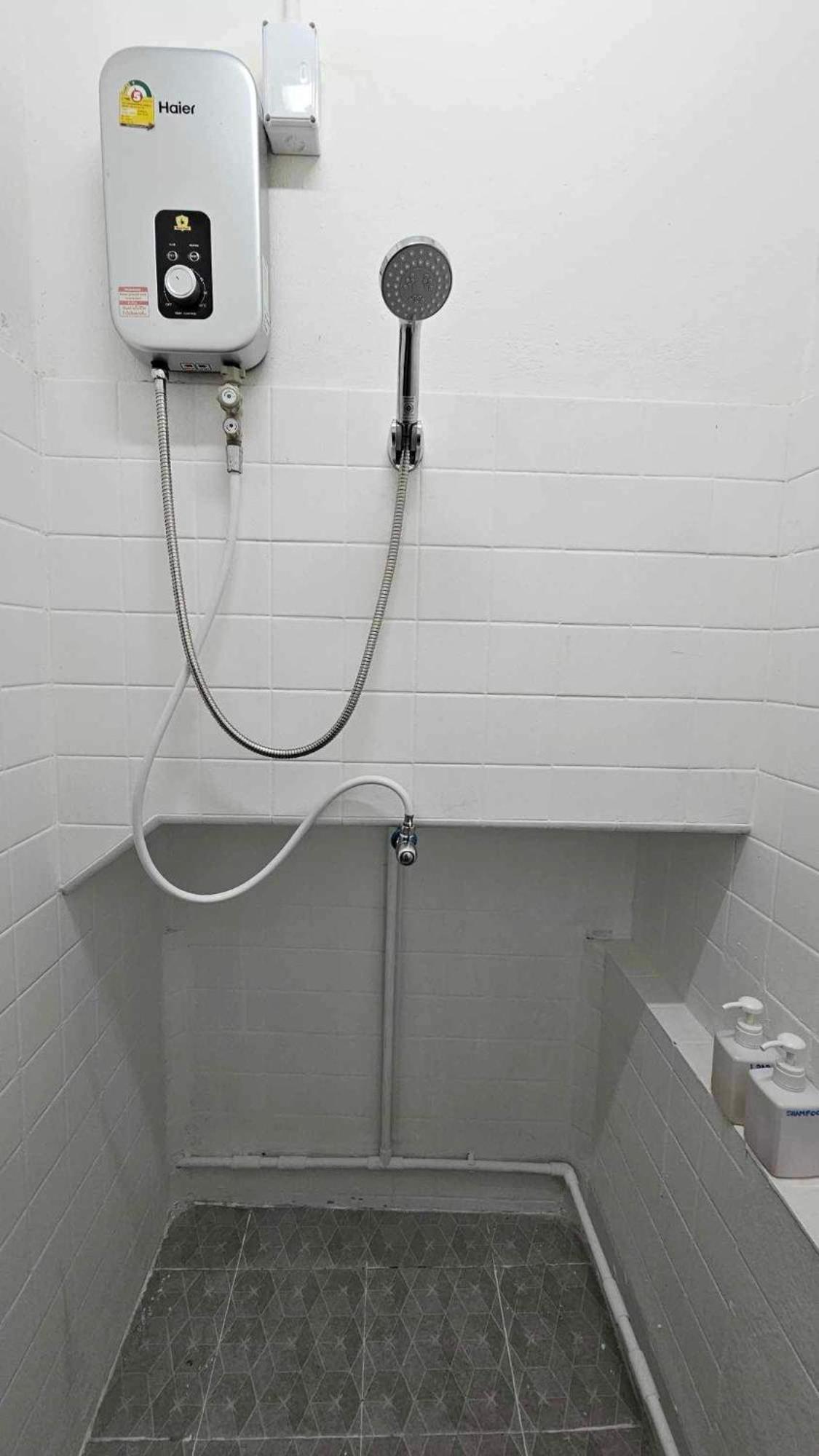 W District Guesthouse بانكوك المظهر الخارجي الصورة